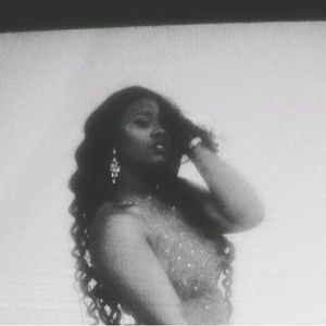 Meet your Posher, Joya